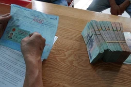 Bình Dương: Hai người dân nhặt được 360 triệu đồng trả lại người mất 