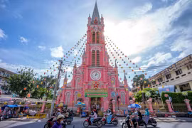 Nhà thờ Tân Định được CNTraveler bình chọn là 1 trong 10 điểm đến màu hồng đẹp nhất thế giới. (Nguồn: cntraveler.com)