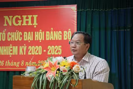Ông Trần Quốc Trung, Ủy viên Trung ương Đảng, Bí thư Thành ủy Cần Thơ phát biểu chỉ đạo tại hội nghị. (Ảnh: Ngọc Thiện/TTXVN)