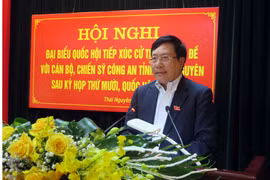Phó Thủ tướng, Bộ trưởng Ngoại giao Phạm Bình Minh trả lời ý kiến cử tri. (Ảnh: Trần Trang/TTXVN)