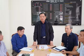 Bộ trưởng Bộ Nông nghiệp và Phát triển Nông thôn Nguyễn Xuân Cường tại buổi làm việc kiểm tra công tác vận hành hồ chứa tại công trình hồ chứa nước Tả Trạch. (Ảnh: TTXVN phát)