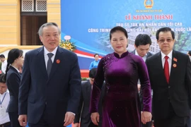 Chủ tịch Quốc hội Nguyễn Thị Kim Ngân và các đại biểu tại Lễ khánh thành Trụ sở Tòa án nhân dân tối cao. (Ảnh: Trọng Đức/TTXVN) 