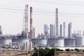 Một cơ sở khai thác dầu tại cảng Jubail, Saudi Arabia. (Nguồn: AFP/TTXVN)