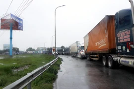Hà Tĩnh khẩn trương thông xe, giải phóng ách tắc trên tuyến Quốc lộ 1A