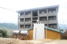 Khu bán trú thứ hai do quỹ LOAN (Đức) tài trợ ở xã Chế Tạo đang trong giai đoạn hoàn thiện. (Ảnh: Quang Vinh/TTXVN)