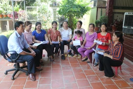 Câu lạc bộ dân ca ví, giặm Hồng Sơn, xã Kim Liên, huyện Nam Đàn có 50 thành viên, sinh hoạt đều đặn 1 tháng/lần. (Ảnh: Bích Huệ/TTXVN)