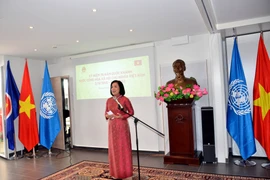 Đại sứ, Trưởng Phái đoàn Việt Nam tại Geneva Lê Thị Tuyết Mai phát biểu nhân dịp 75 năm Quốc khánh Việt Nam. (Ảnh: Tố Uyên/TTXVN)