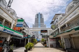 Cảnh vắng vẻ trên đường phố tại Phuket, Thái Lan, ngày 13/9/2020 trong bối cảnh dịch COVID-19 lan rộng. (Ảnh: THX/TTXVN)
