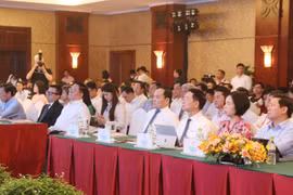 Các đồng chí lãnh đạo Đảng, Nhà nước và các cơ quan báo chí tham dự Diễn đàn Báo chí toàn quốc năm 2024. (Ảnh: Thu Hương/TTXVN)