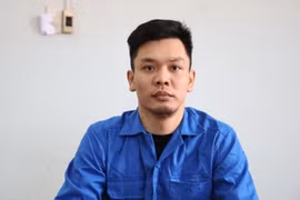 Đối tượng Nguyễn Hồng Quân bị tạm giữ hình sự tại cơ quan Công an. (Ảnh: TTXVN phát)