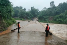 Một điểm chốt chặn tại khu vực cầu tràn của xã Hướng Lập, huyện Hướng Hóa, tỉnh Quảng Trị. (Ảnh: TTXVN phát)