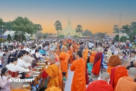 Boun Thatluang, lễ hội Phật giáo lớn nhất trong năm của Lào 