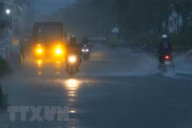 Đề phòng lốc, sét, mưa đá và gió giật mạnh. (Nguồn: TTXVN)