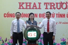 Nghi thức khai trương Cổng Thông tin điện tử Tỉnh ủy Bắc Giang. (Ảnh: Danh Lam/TTXVN)