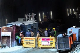 Lực lượng cứu hộ. (Nguồn: AFP)