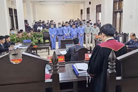 Tòa án Nhân dân tỉnh Phú Thọ tuyên án đối với các bị cáo. (Ảnh Tạ Toàn/TTXVN)