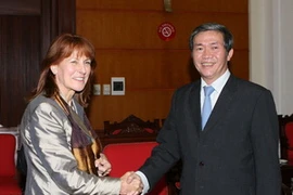 Trưởng Ban Tuyên giáo Trung ương tiếp bà Edelgard Bulmahn. (Ảnh: Phương Hoa/TTXVN)