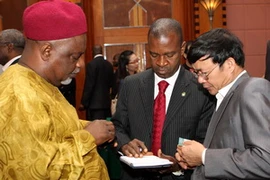 Doanh nhân hai nước chia sẻ kinh nghiệm tại hội thảo. (Ảnh: Trần Việt/TTXVN)