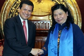 Phó Chủ tịch Quốc hội Tòng Thị Phóng tiếp ngài Hugo Martinnez Bonilla. (Ảnh: Nguyễn Dân/TTXVN)