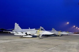 Máy bay chiến đấu JAS 39-C Gripen.