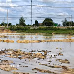 Một khu vực thuộc phạm vi dự án cao tốc Thành phố Hồ Chí Minh-Mộc Bài có dấu hiệu bị đào đất, làm thay đổi hiện trạng mặt bằng. (Ảnh: Minh Phú/TTXVN)