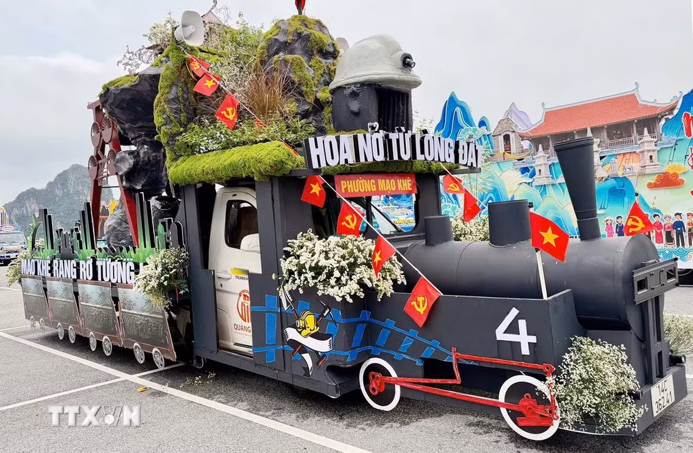 ttxvn-quang-ninh-lo-dien-54-xe-mo-hinh-tai-le-hoi-carnaval-ha-long-2026-3.jpg