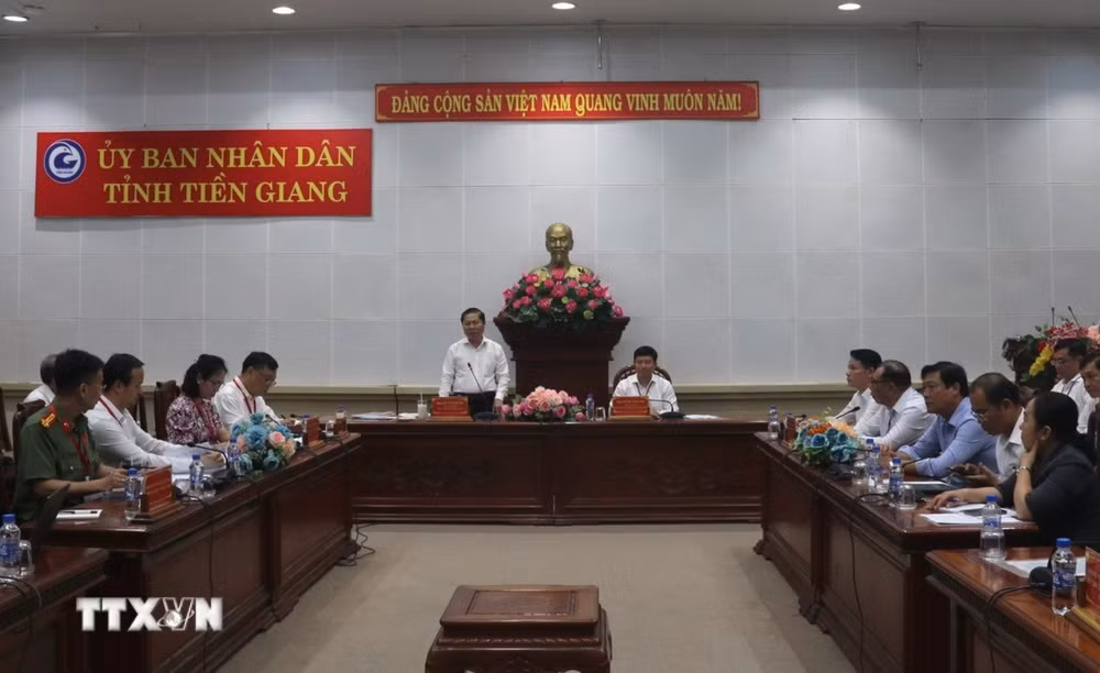 ttxvn-doan-ban-chi-dao-cap-quoc-gia-ky-thi-tot-nghiep-thpt-lam-viec-tai-tien-giang2.jpg