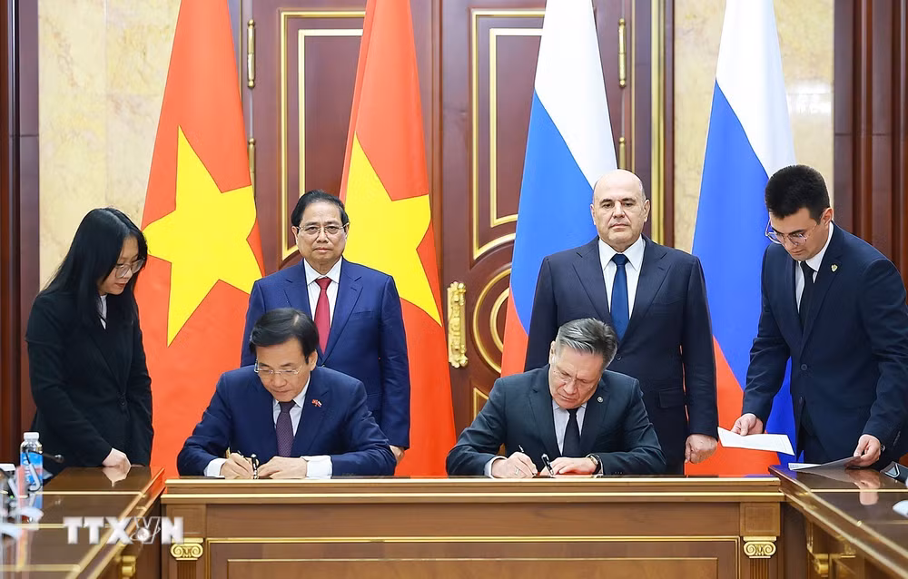 ttxvn-hai-thu-tuong-viet-nam-va-nga-chung-kien-le-ky-ket-ve-hop-tac-xay-dung-nha-may-dien-hat-nhan3.jpg