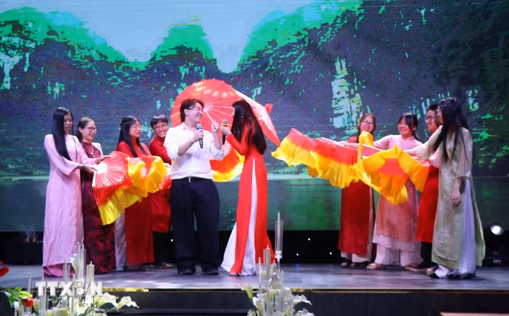 ttxvn-trai-he-viet-nam-2026-ton-vinh-tieng-viet-gan-ket-coi-nguon2.jpg