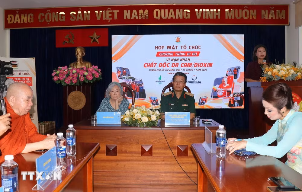 ttxvn-tp-ho-chi-minh-hop-mat-thong-tin-cac-hoat-dong-ky-niem-65-nam-tham-hoa-da-cam-o-viet-nam3.jpg