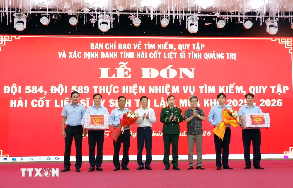 ttxvn-doi-quy-tap-584-va-589-hoan-thanh-nhiem-vu-tai-lao-tro-ve-nuoc2.jpg