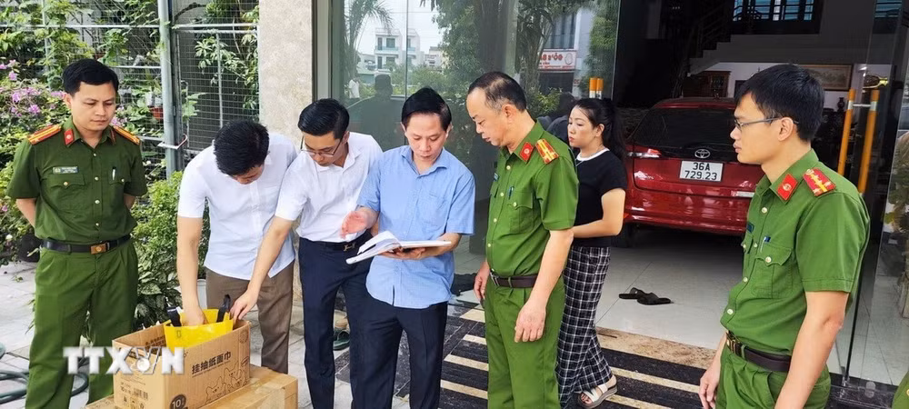 ttxvn-tran-ap-bang-nhom-toi-pham-hoat-dong-co-to-chuc-do-vi-ngo-cam-dau2.jpg