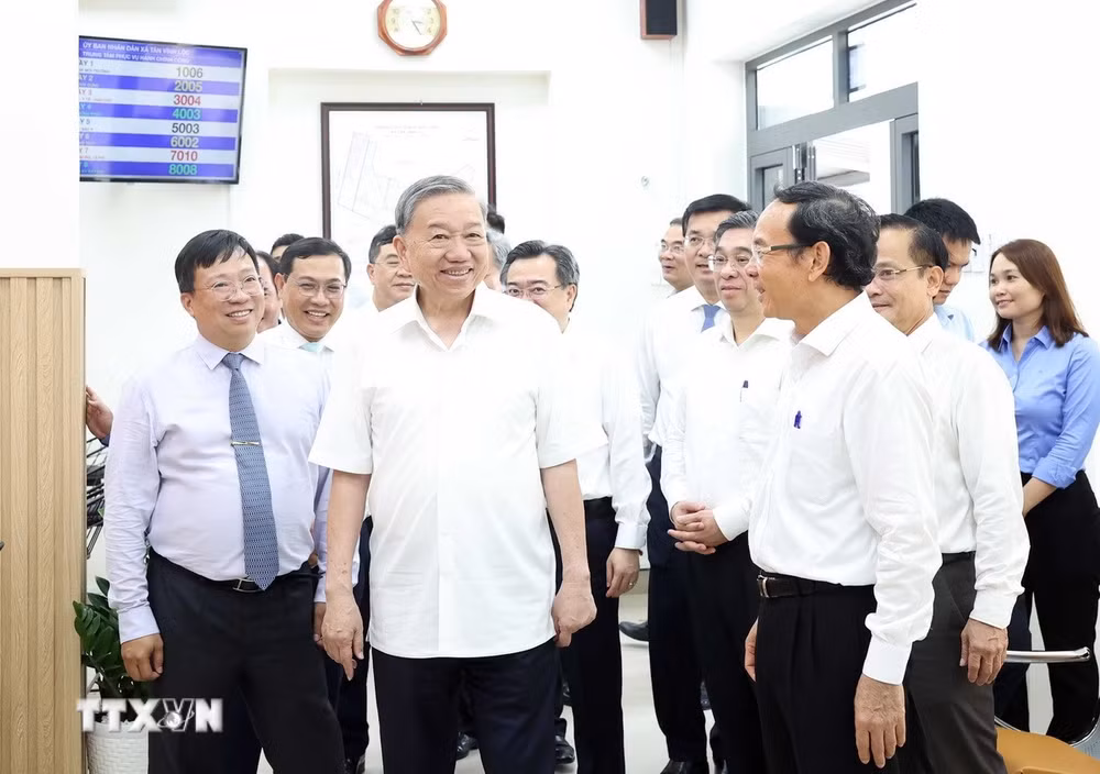 ttxvn-tong-bi-thu-to-lam-khao-sat-tai-thanh-pho-ho-chi-minh4.jpg