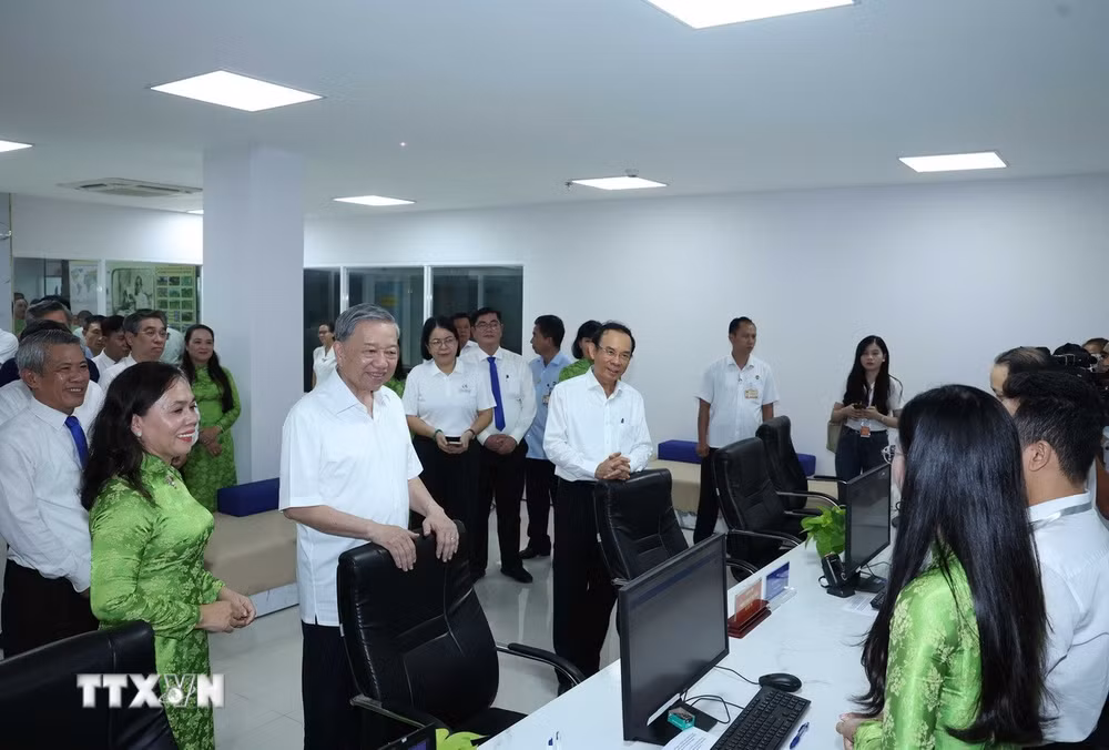 ttxvn-tong-bi-thu-to-lam-khao-sat-tai-thanh-pho-ho-chi-minh2.jpg