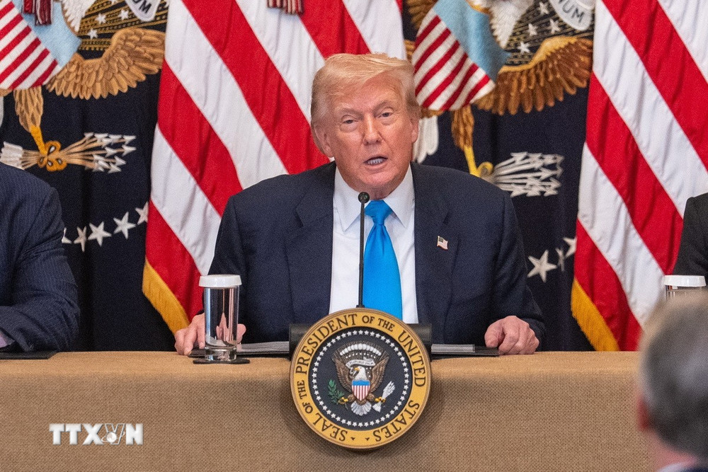 Tổng thống Mỹ Donald Trump phát biểu tại Nhà Trắng ở Washington, D.C. (Ảnh: THX/TTXVN) Tổng thống Mỹ Donald Trump phát biểu tại Nhà Trắng ở Washington, D.C. (Ảnh: THX/TTXVN)