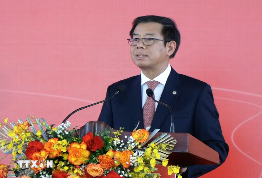 ttxvn-khanh-thanh-nha-may-san-xuat-o-to-dien-vinfast-tai-ha-tinh2.jpg