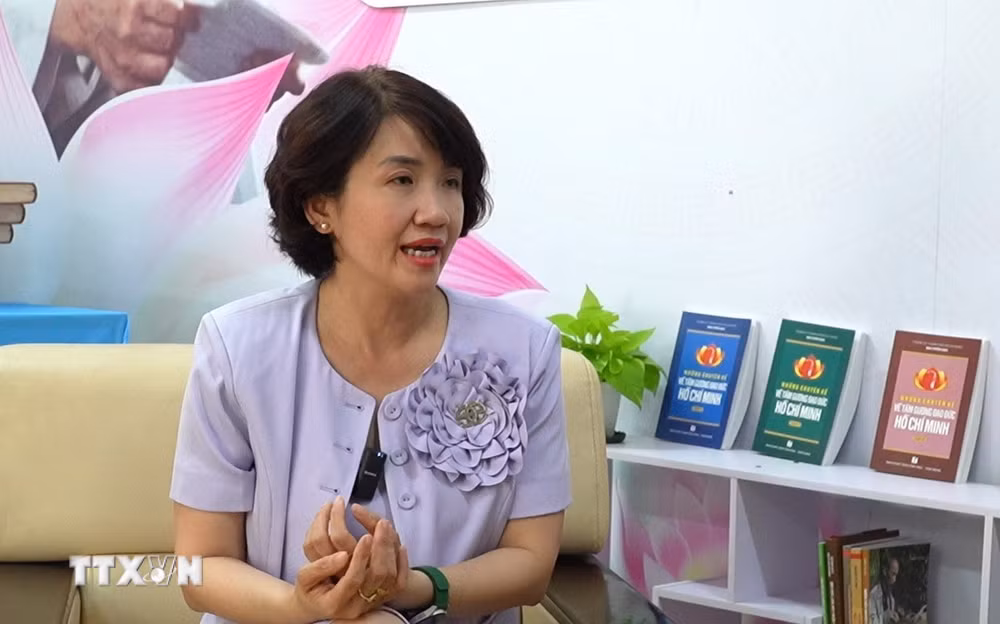 ttxvn-nghi-quyet-van-hoa-la-chan-thep-bao-ve-nen-tang-tu-tuong-cua-dang-tien-sy-dinh-thi-thanh-nga.jpg