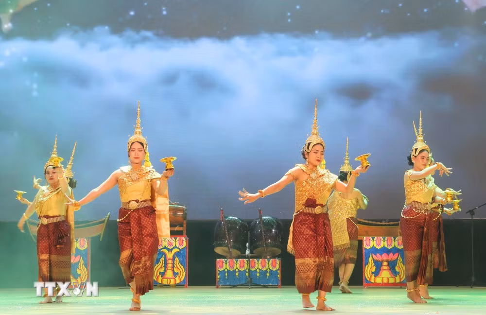 ttxvn-an-giang-hop-mat-mung-tet-co-truyen-chol-chnam-thmay-nam.jpg