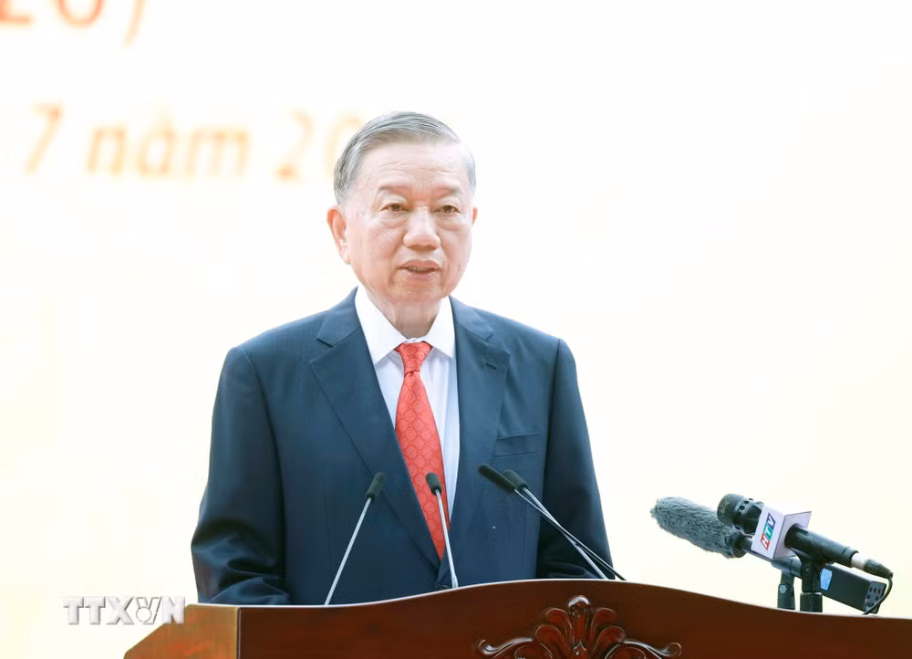 ttxvn-le-ky-niem-50-nam-thanh-pho-sai-gon-gia-dinh-mang-ten-chu-tich-ho-chi-minh8.jpg
