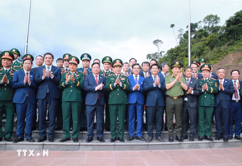 ttxvn-giao-luu-huu-nghi-quoc-phong-bien-gioi-viet-nam-lao-lan-thu-ba6.jpg