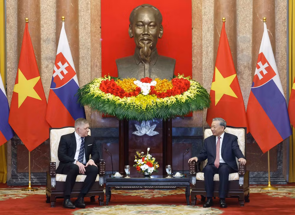 tong-bi-thu-chu-tich-nuoc-to-lam-tiep-thu-tuong-slovakia2.jpg