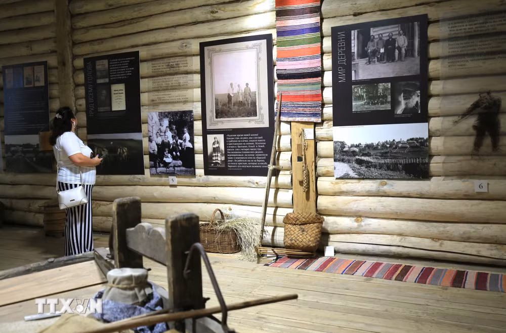 ttxvn-kham-pha-doi-song-thon-da-cua-dai-van-hao-nga-lev-tolstoi-tai-dien-trang-yasnaya-polyana3.jpg