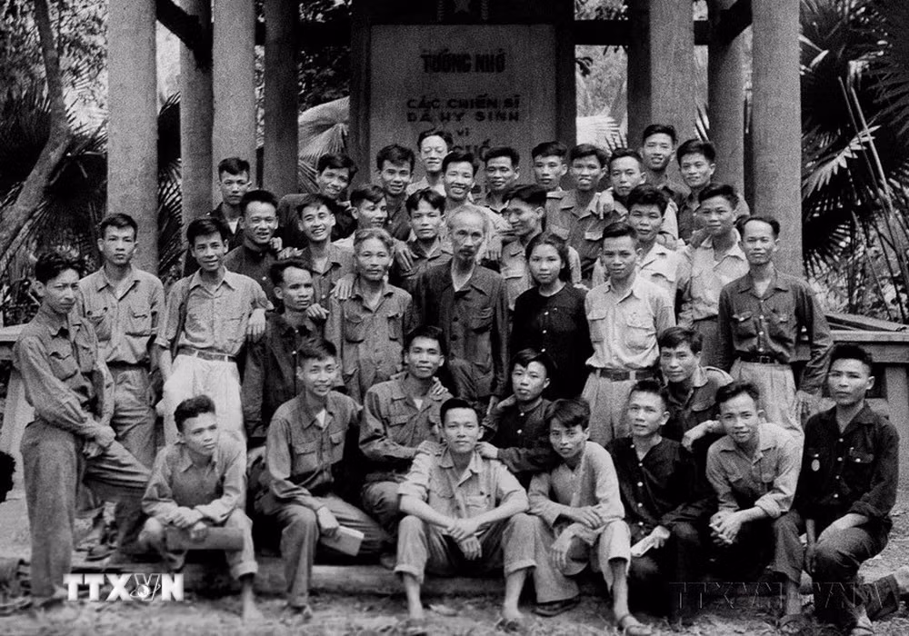 ttxvn-thi-dua-yeu-nuoc-chu-tich-ho-chi-minh2.jpg