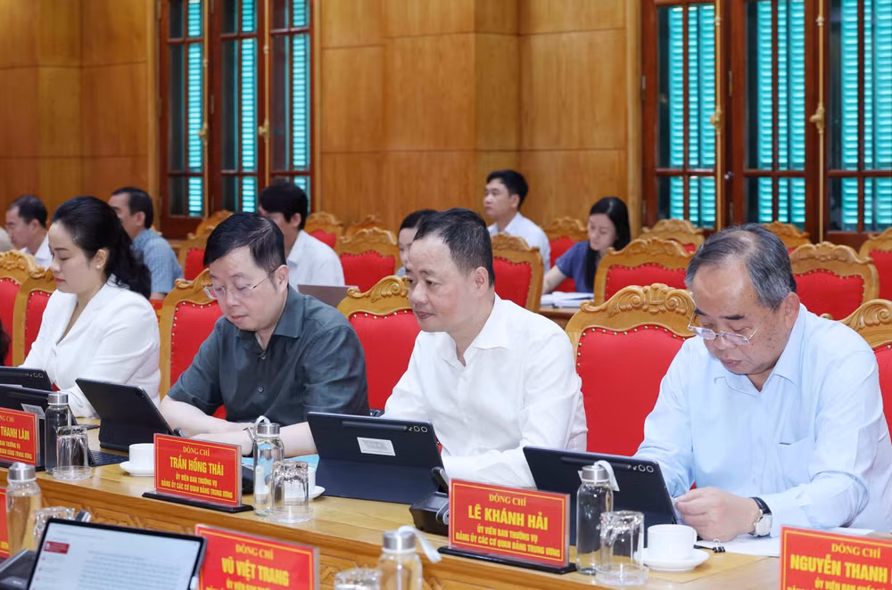hoi-nghi-ban-thuong-vu-dang-uy-cac-co-quan-dang-trung-uong-thang-62026-3.jpg