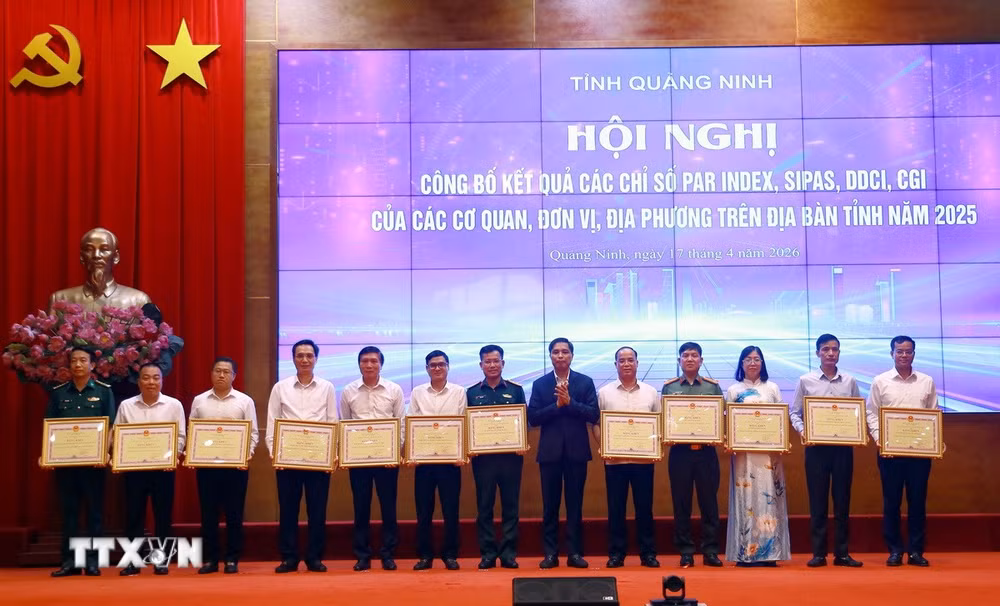 ttxvn-quang-ninh-day-manh-cai-cach-hanh-chinh-cai-thien-moi-truong-dau-tu-kinh-doanh2.jpg