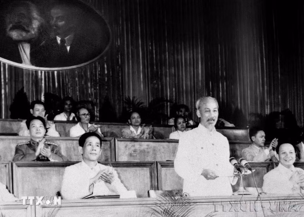ttxvn-dai-hoi-dang-cong-san-viet-nam-lan-thu-iii-nam-1960-bac-ho-phat-bieu.jpg