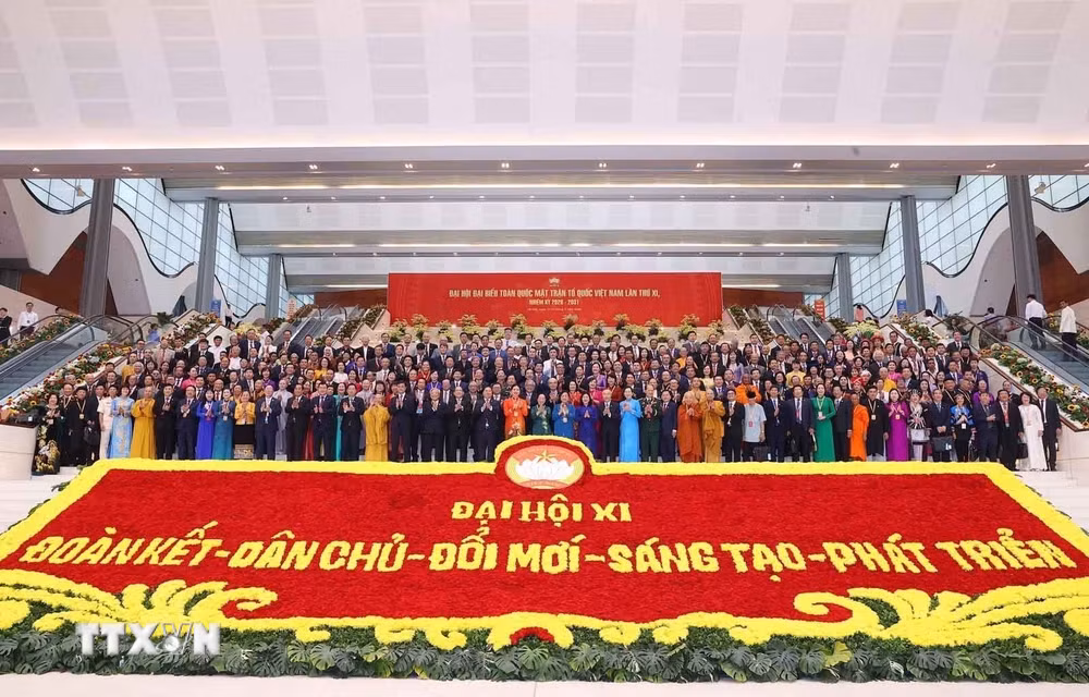 Bà Bùi Thị Minh Hoài tái cử Chủ tịch Ủy ban TW Mặt trận Tổ quốc Việt Nam khóa XI ảnh 1
