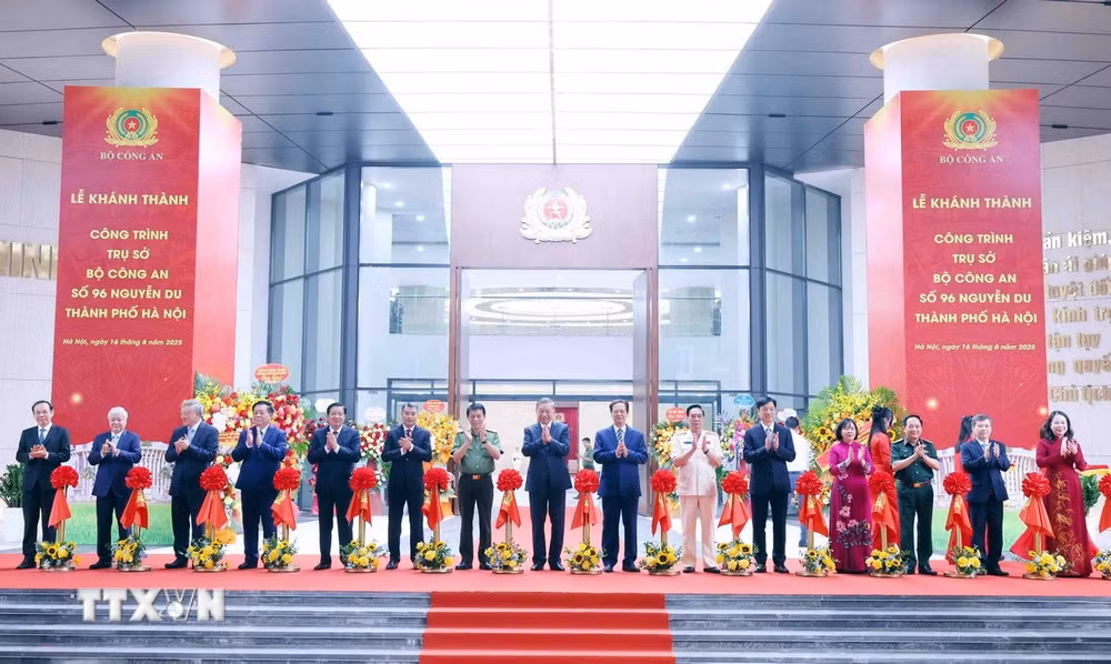ttxvn-tong-bi-thu-du-le-khanh-thanh-cong-trinh-tru-so-bo-cong-an.jpg