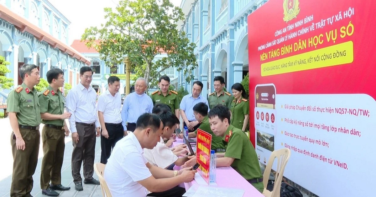 Ninh Bình Khởi Động Sáng Kiến 'Bình Dân Học Vụ Số' Tại Giáo Xứ Phát Vinh: Mang Chuyển Đổi Số Đến Cộng Đồng