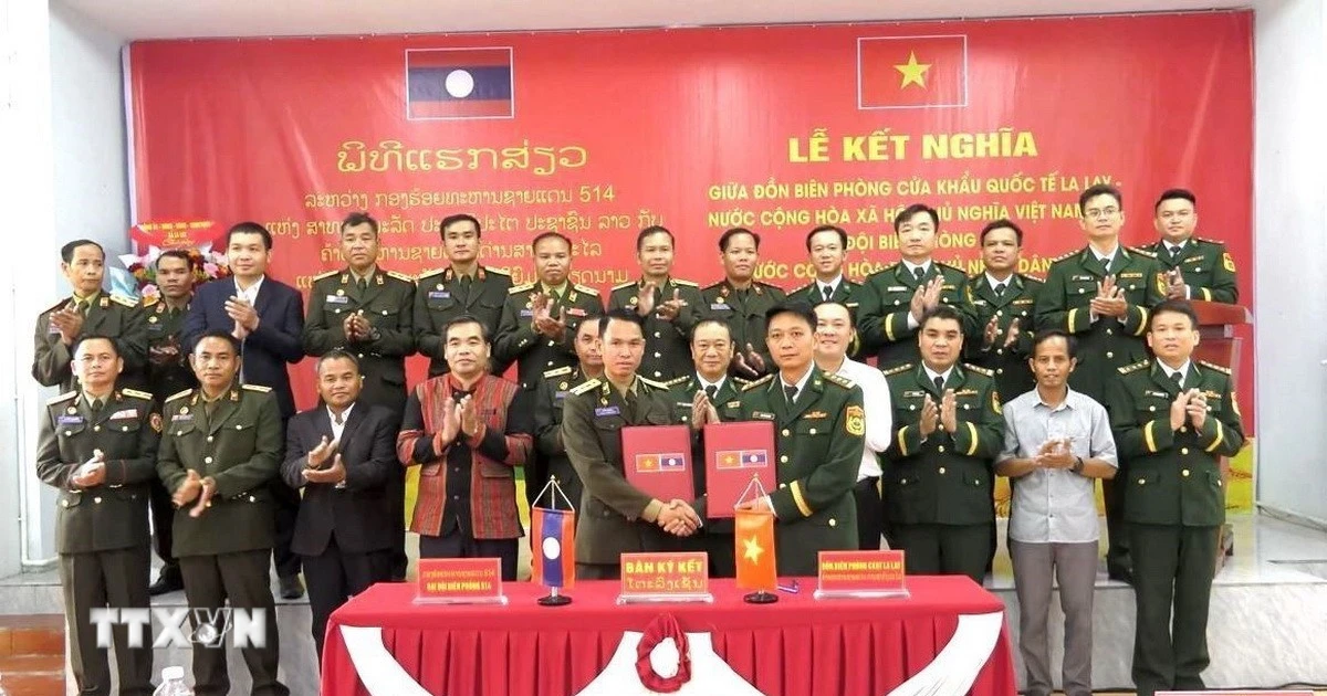 Kết nghĩa lực lượng bảo vệ biên giới, vun đắp tình hữu nghị Việt Nam-Lào